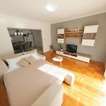 Luxury Petra With Private Pool Apartamento *