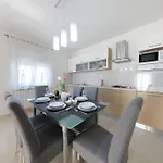 Luxury Petra With Private Pool Zadar