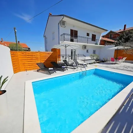 Luxury Petra With Private Pool Apartment