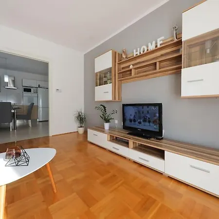 Apartment Luxury Petra With Private Pool