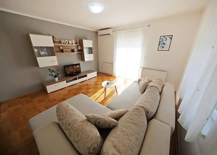 아파트 Luxury Petra With Private Pool 자다르