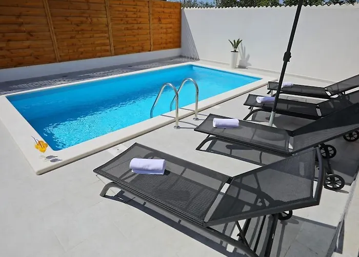 Luxury Petra With Private Pool 아파트